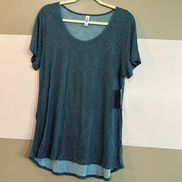 NWT Lularoe Classic T L - Picture 1 of 6
